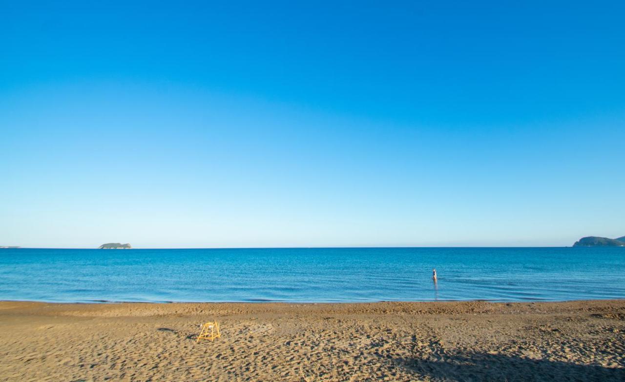Stathis Beachfront Luxury Rooms Kalamákion Buitenkant foto