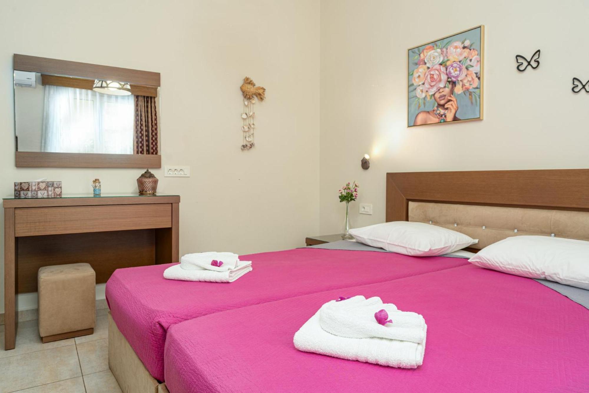 Stathis Beachfront Luxury Rooms Kalamákion Kamer foto
