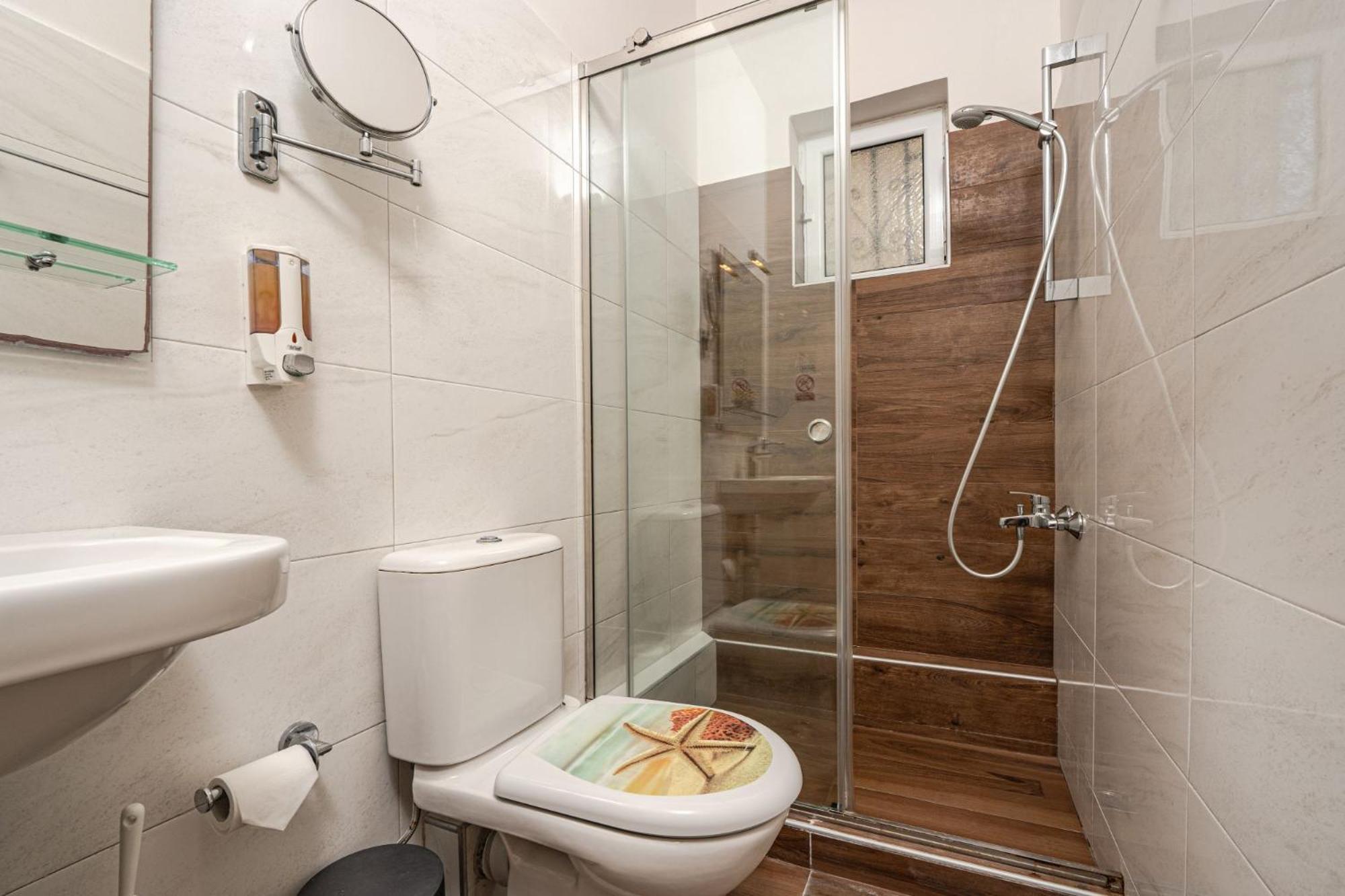 Stathis Beachfront Luxury Rooms Kalamákion Buitenkant foto