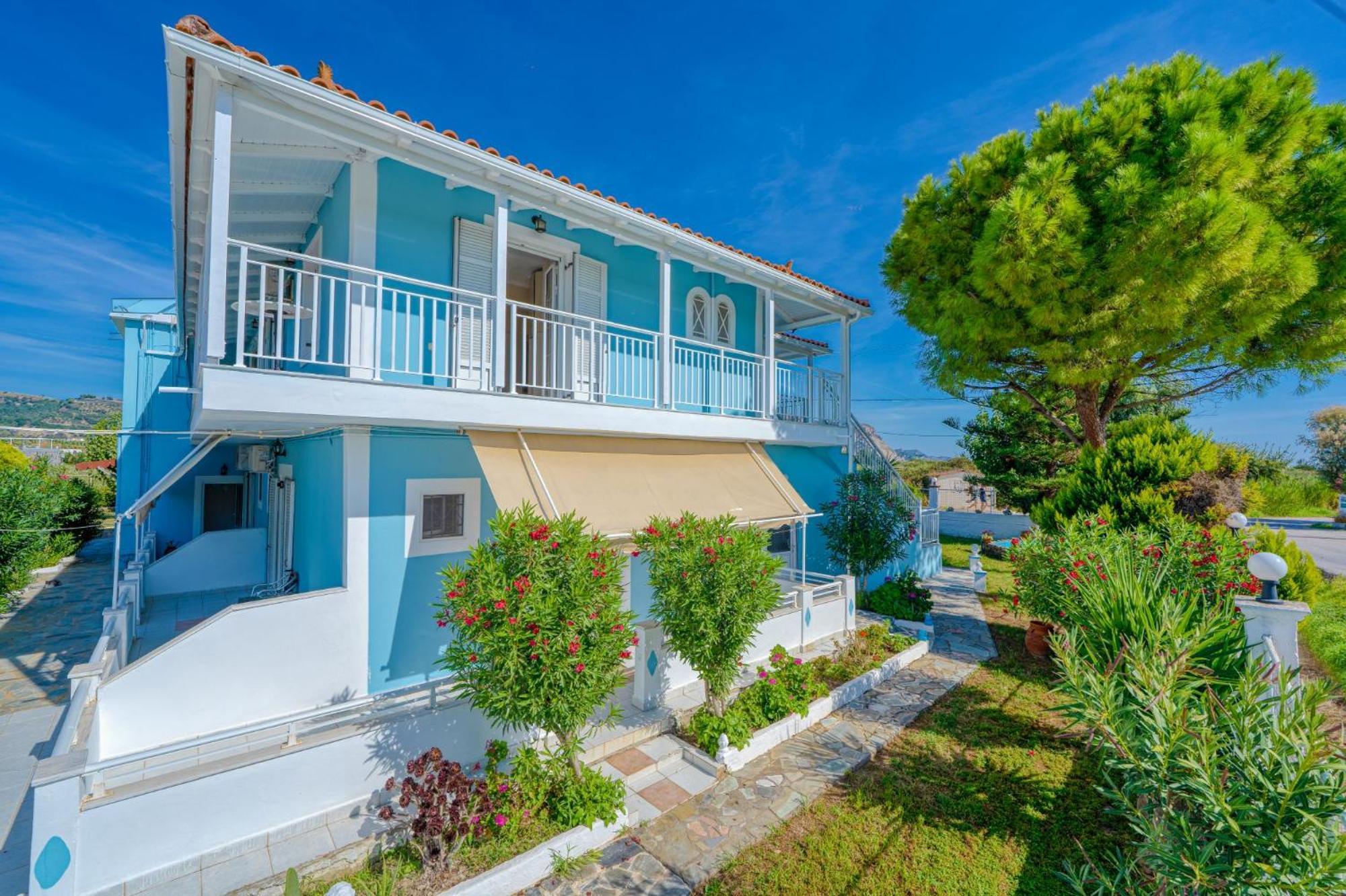 Stathis Beachfront Luxury Rooms Kalamákion Buitenkant foto